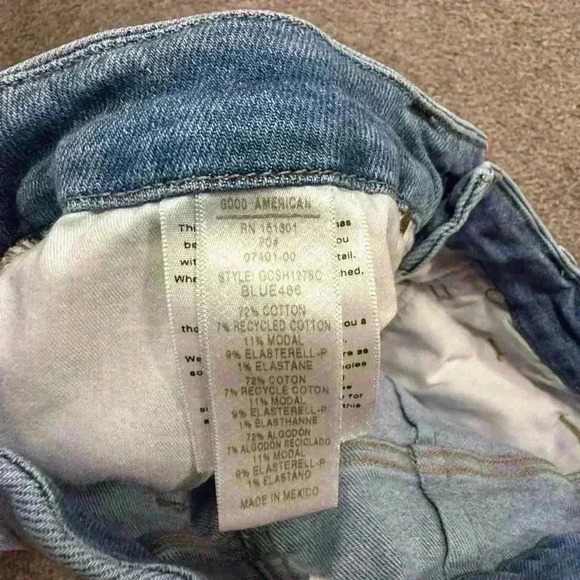 Good American Cut Off Denim Shorts in Blue 685 size 28 - Picture 6 of 7